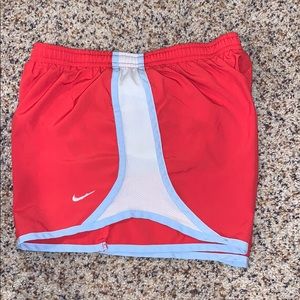 Women’s L Nike dri fit running shorts